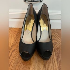 Michael Kors Pumps Peep Toe